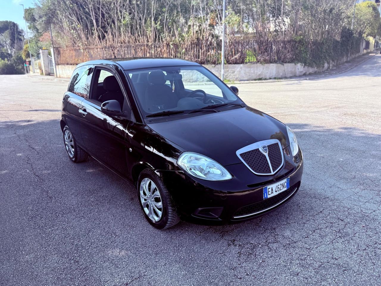 Lancia Ypsilon restayling 1.2 benzina Unicaproprietà
