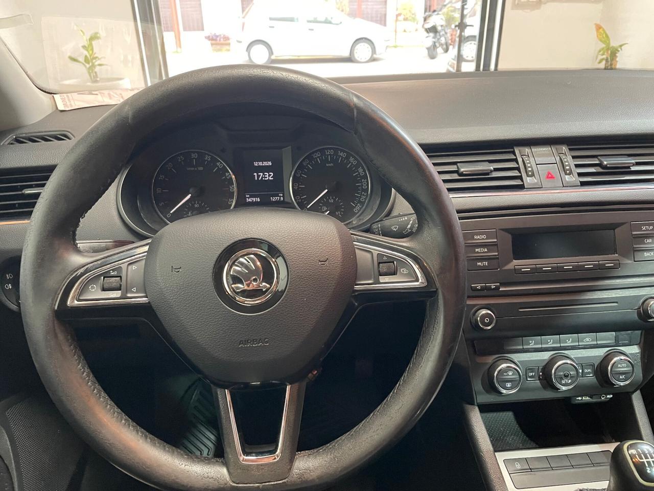 Skoda Octavia 1.6 TDI CR 105 CV Wagon Elegance