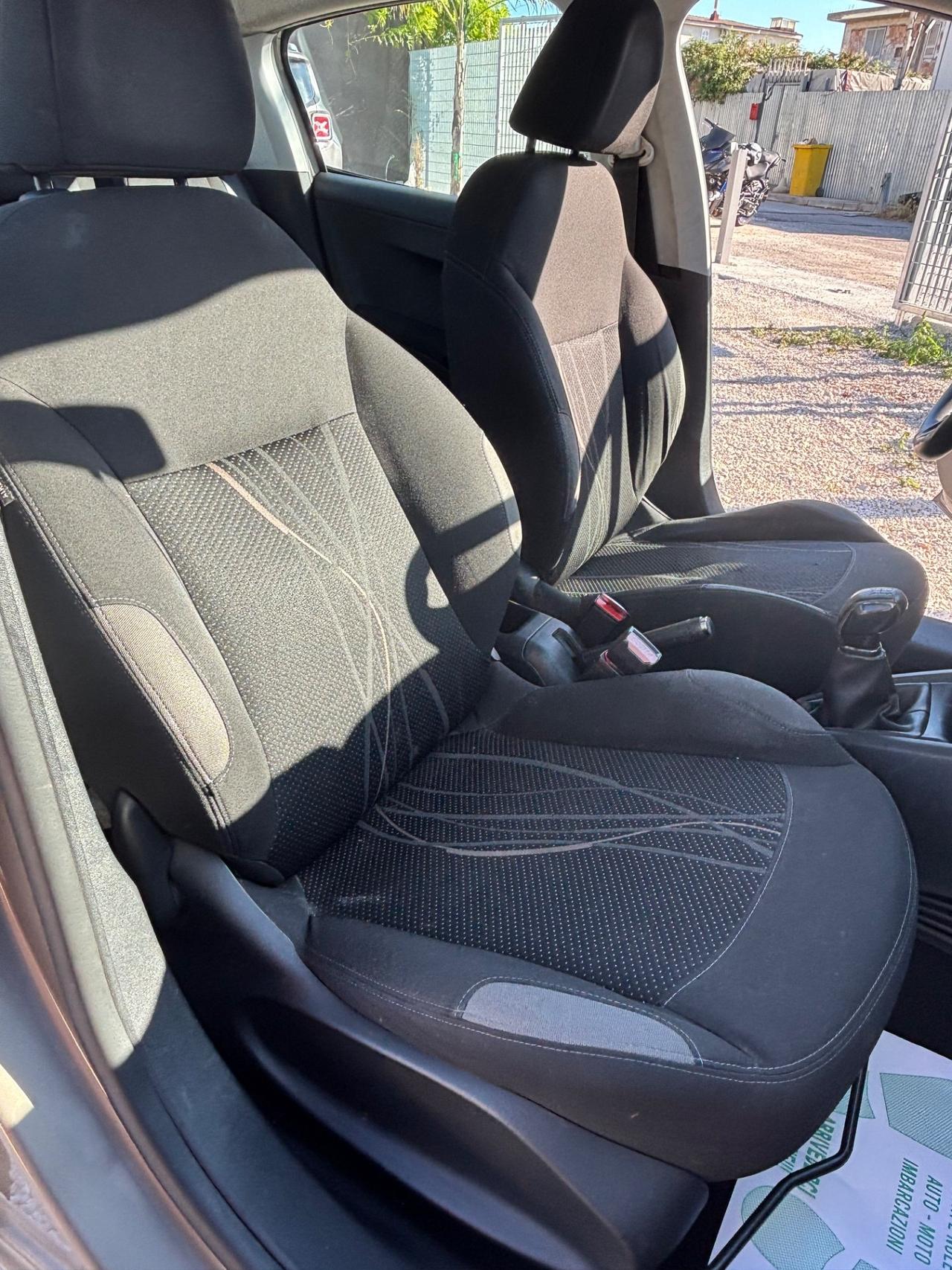Peugeot 208 1.4 HDi 68 CV 5 porte Allure
