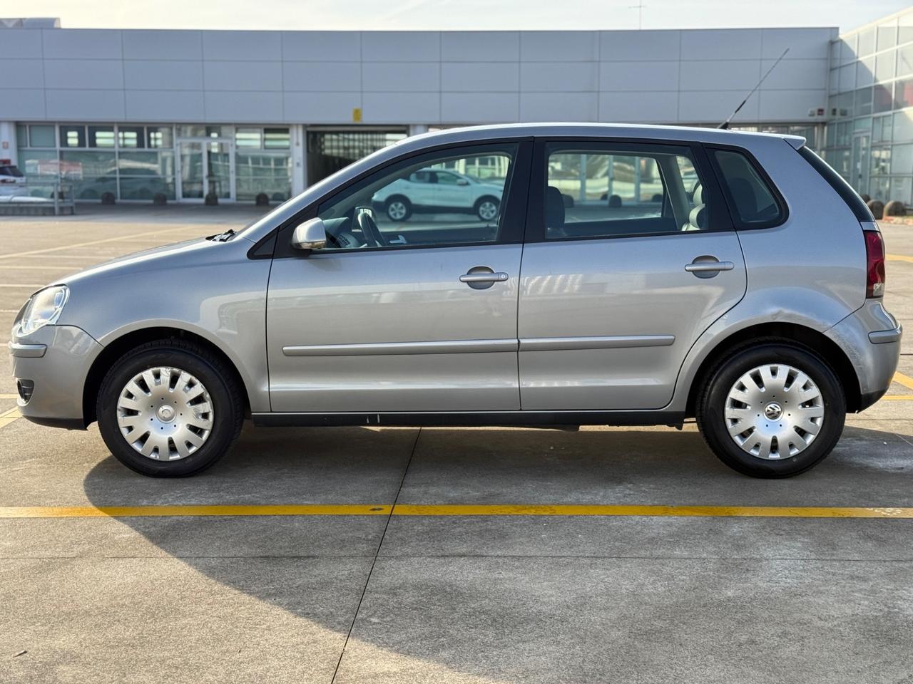 Volkswagen Polo 1.4/69CV TDI 5p. Sportline NEOPATENTI