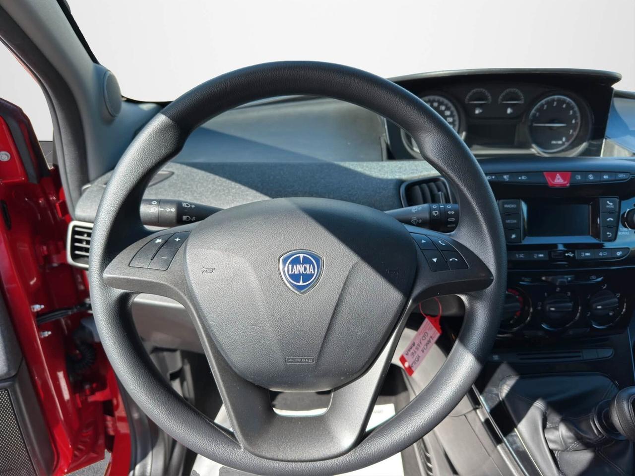 Lancia Ypsilon 1.0 FireFly 5 porte S&S Hybrid Ecochic Silver