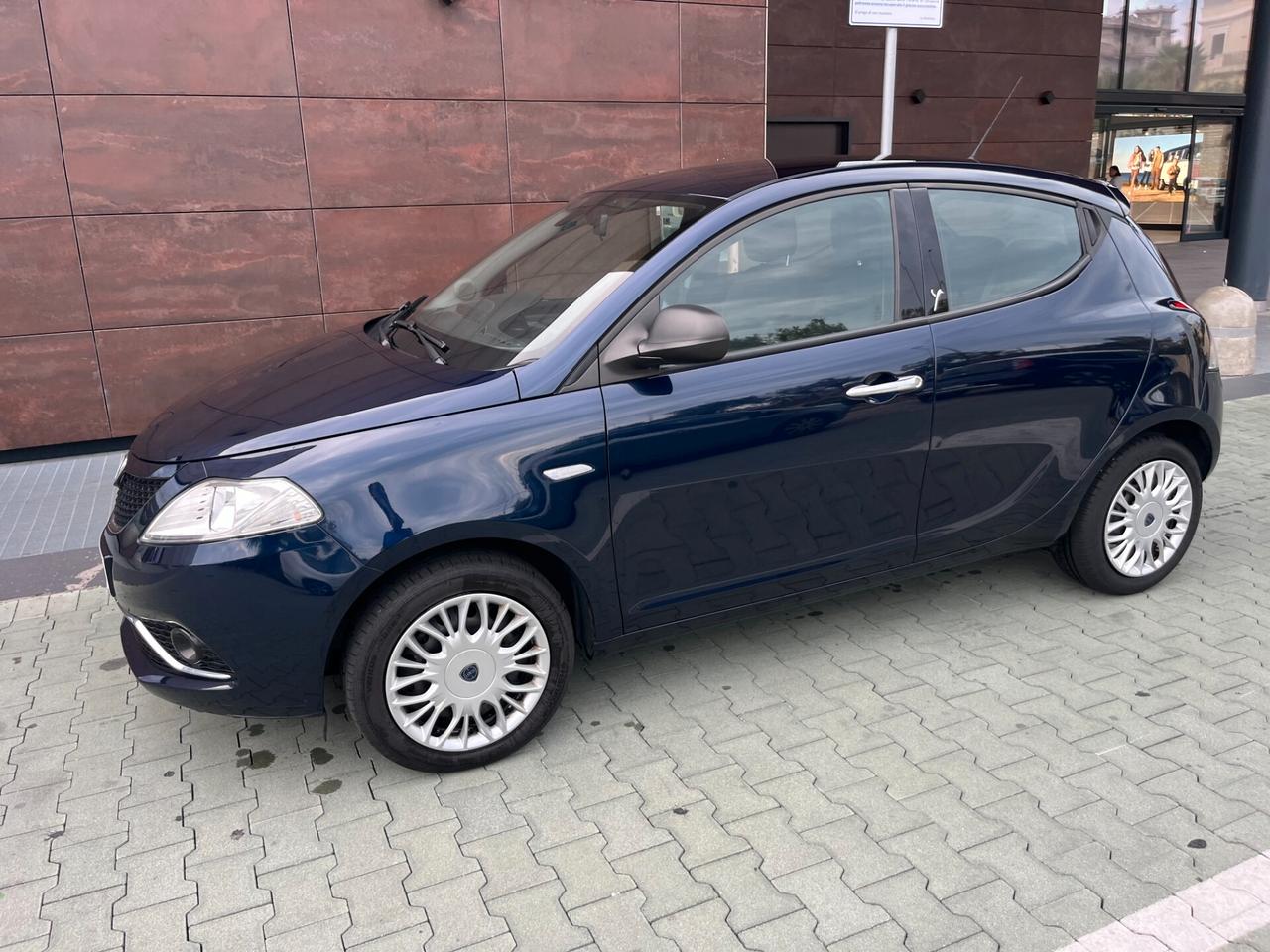 Lancia Ypsilon 1.2 69 cv Silver solo 30.000 km