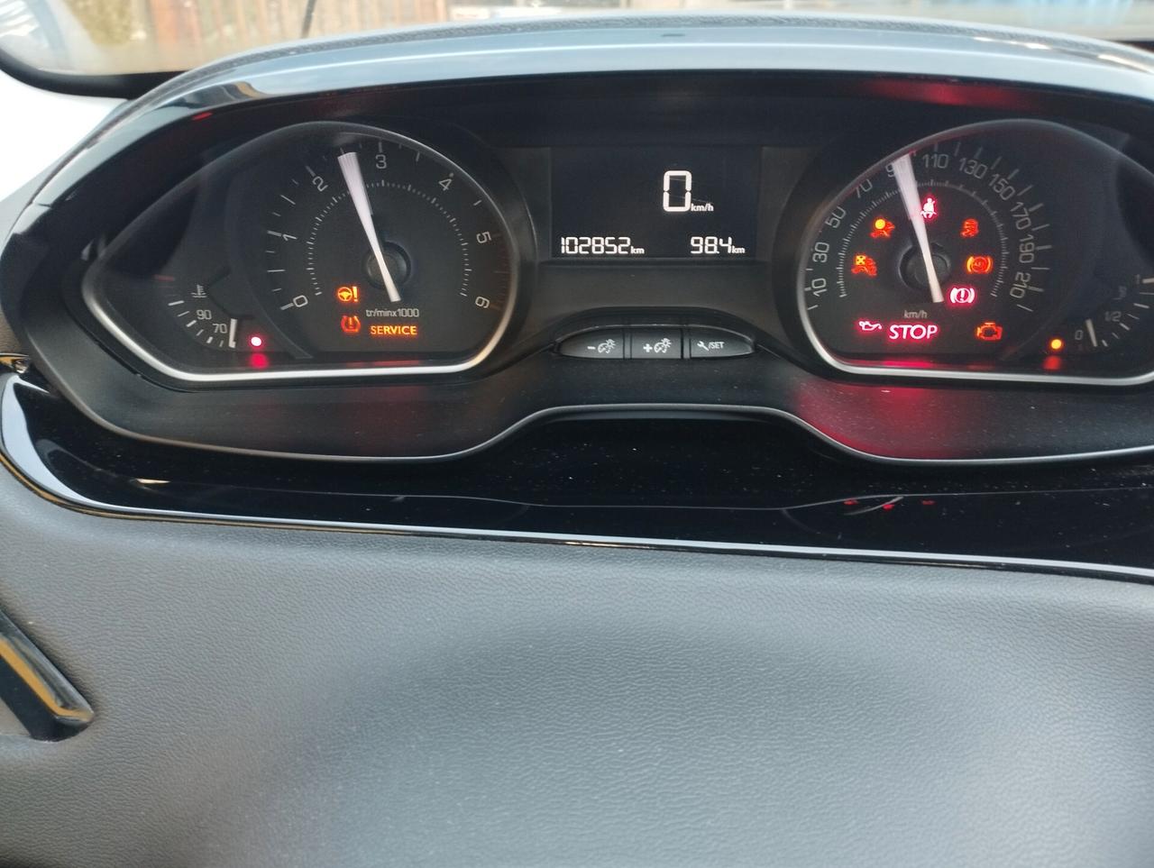 Peugeot 208 BlueHDi 75 5 porte Incidnetata/Sinistrata