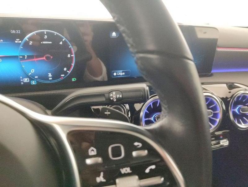 Mercedes-Benz Classe A A 180 d Sport Night edition auto