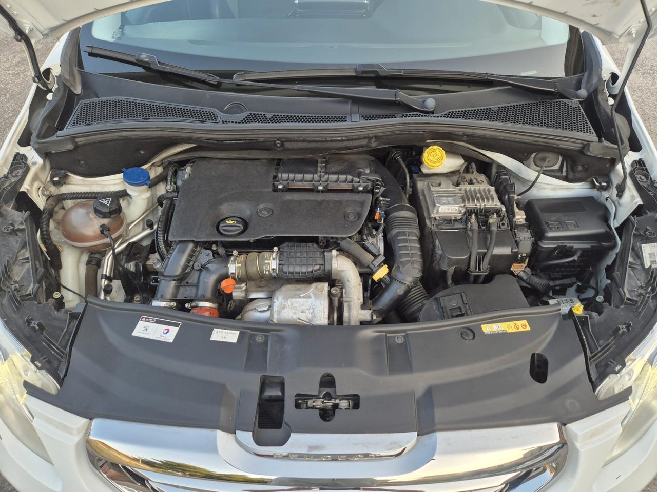 Peugeot 2008 1.6 BlueHDi 120 S&S Black Matt Navi