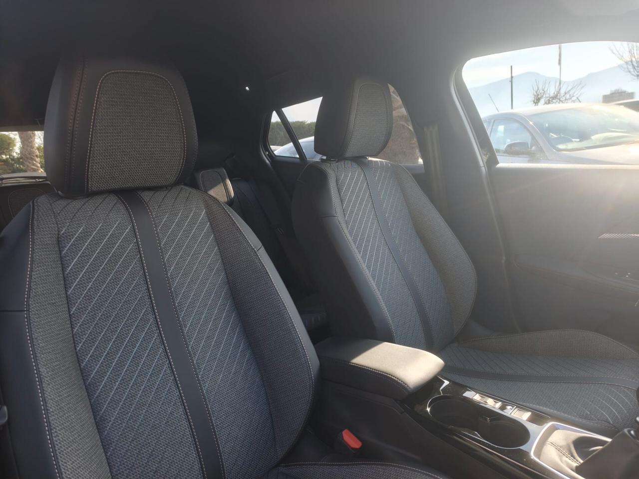 Peugeot 2008 100CV ALLURE PACK !! NUOVA