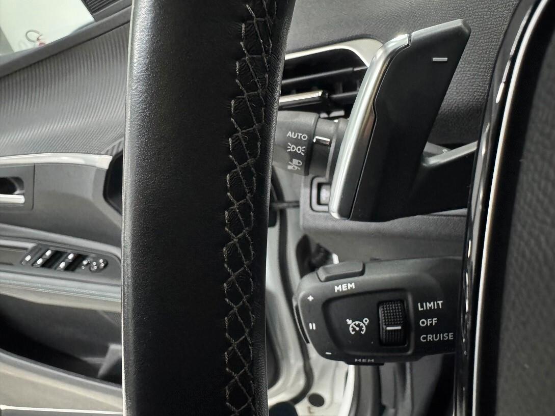 3008 1.6Hybrid e-EAT8 Allure PERFETTA COME NUOVA