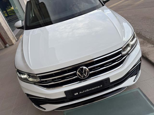VOLKSWAGEN Tiguan 2.0 TDI 150 CV SCR DSG R-Line LUCI AMBIENTE