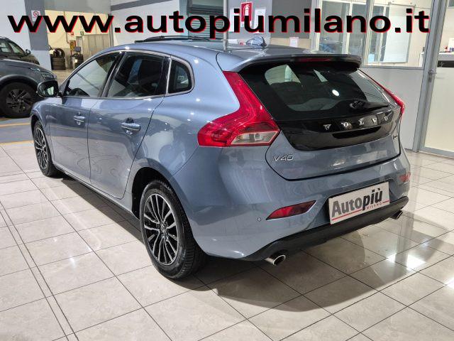 VOLVO V40 D3 Momentum