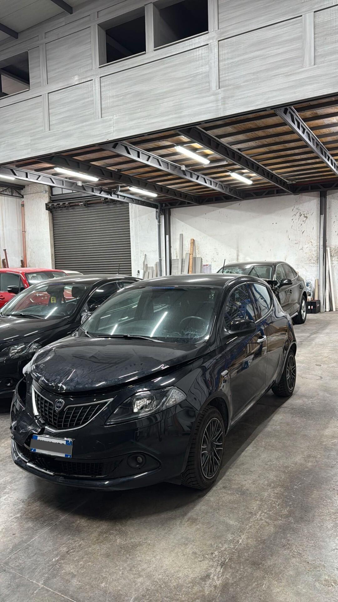 Lancia Ypsilon 1.0 FireFly 5 porte S&S Hybrid Alberta Ferretti