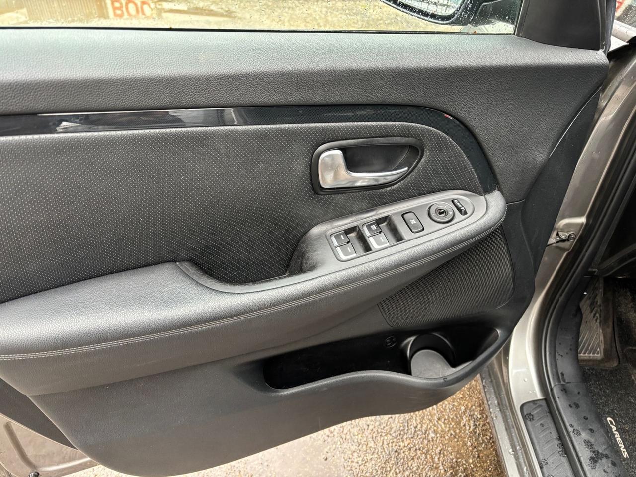 Kia Carens 1.7 CRDi 141 CV Platinum