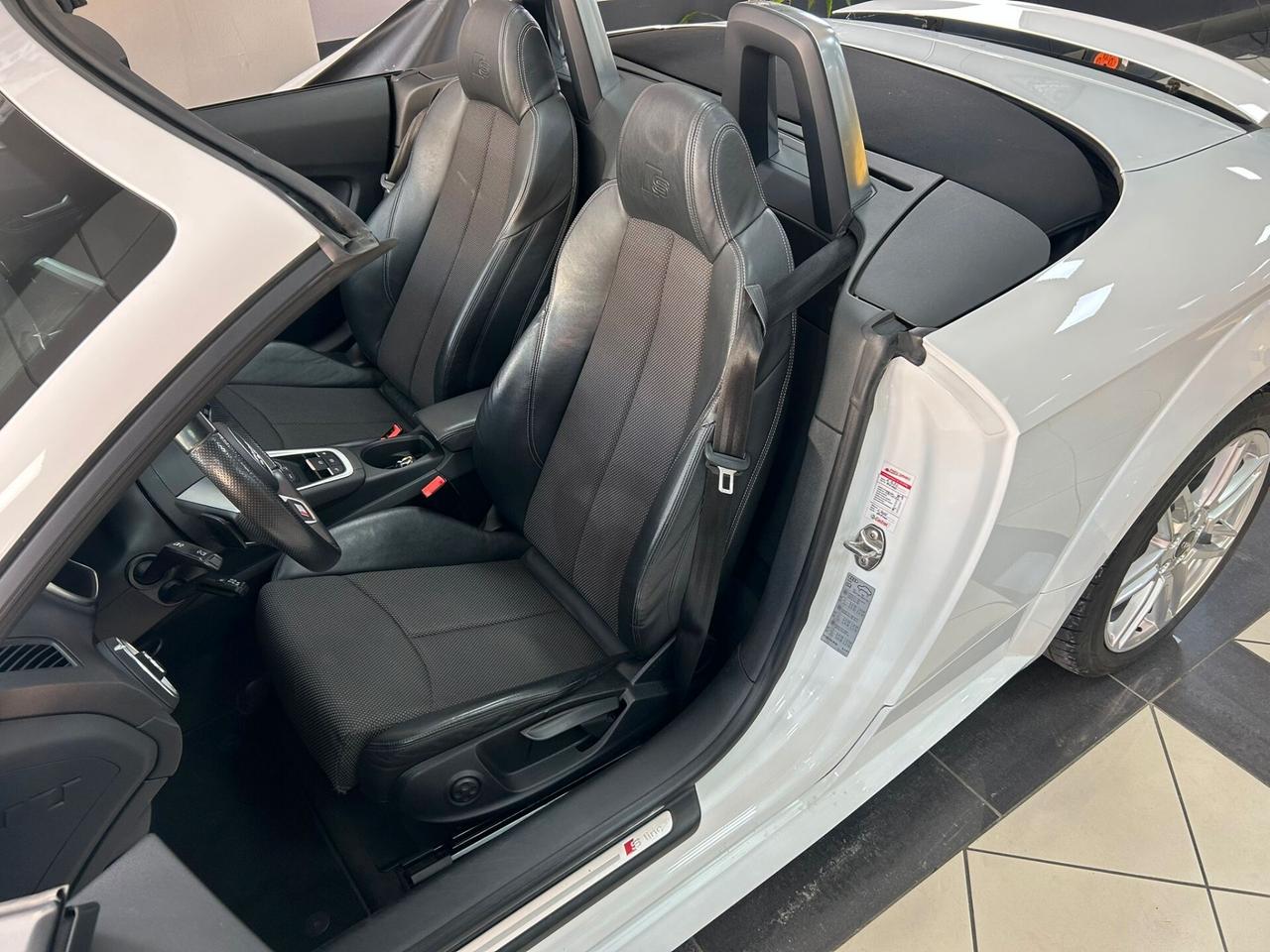 Audi TT Roadster 2.0 TFSI quattro S tronic line