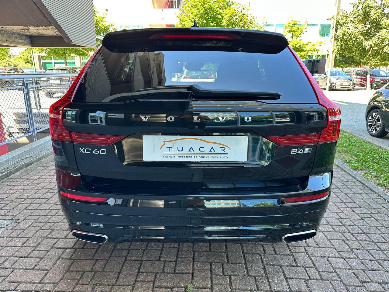 Volvo XC 60 R Design 2.0 B4 MHEV #6137