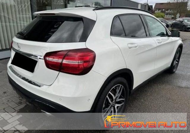 MERCEDES-BENZ GLA 180 Urban