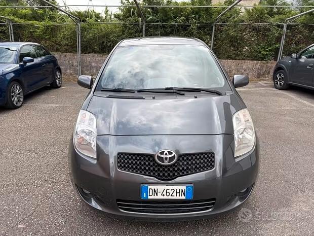 TOYOTA YARIS 1.4 D 5 PORTE NAVI "PERFETTA"