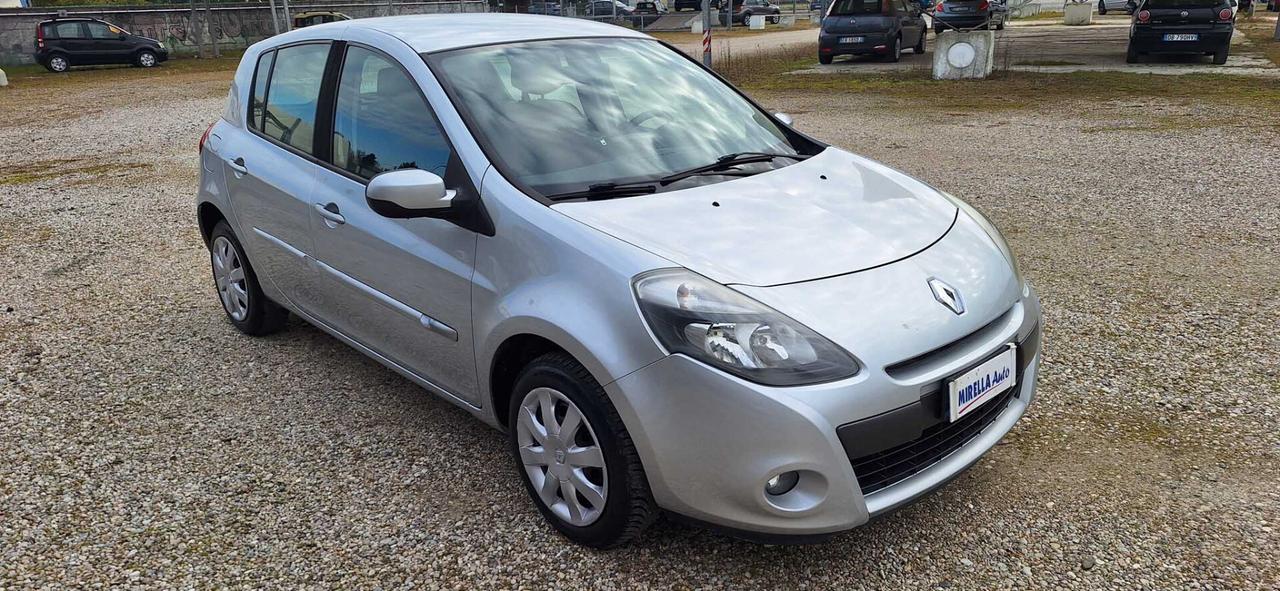 Renault Clio 1.2 16V 5 porte Authentique