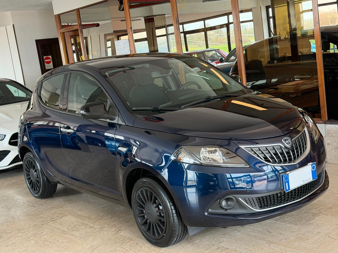 Lancia Ypsilon 1.0 FIREFLY 70 cv. Hybrid SILVER