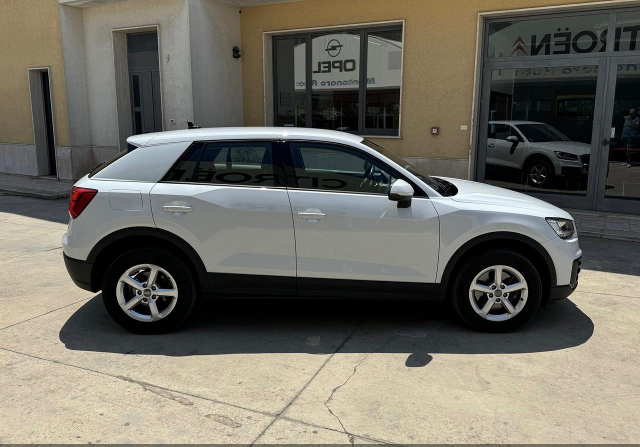 Audi Q2 35 TDI quattro S tronic Business Design