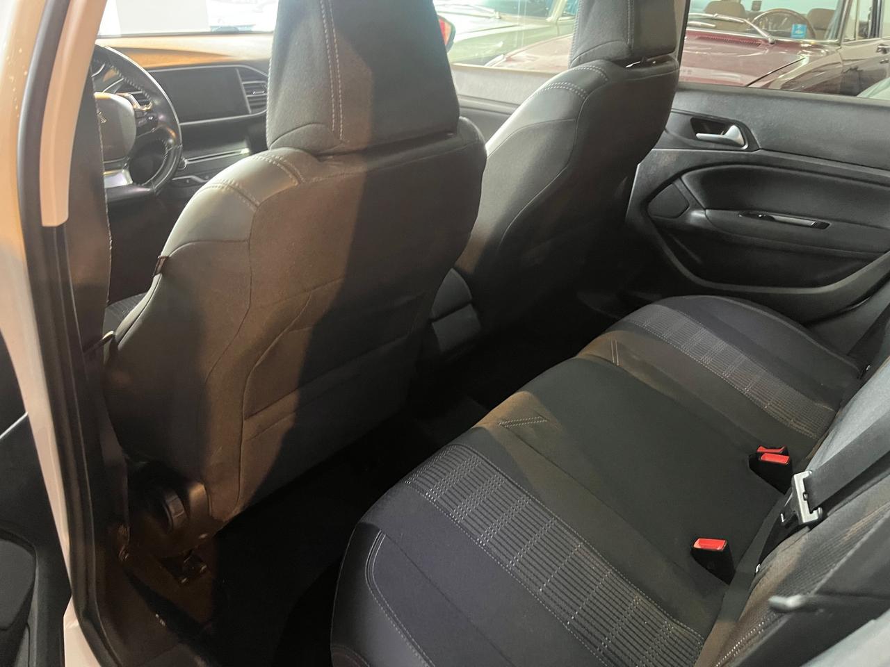 Peugeot 308 BlueHDi 130 S&S SW Business