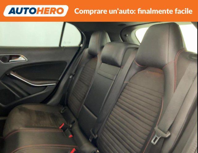 MERCEDES-BENZ GLA 180 d Automatic Premium