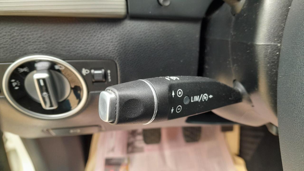 Mercedes-benz B 180 d Premium