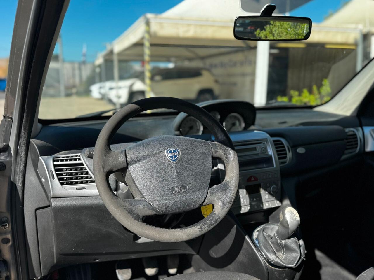 Lancia Ypsilon 1.3 MJT 75 CV Platinum