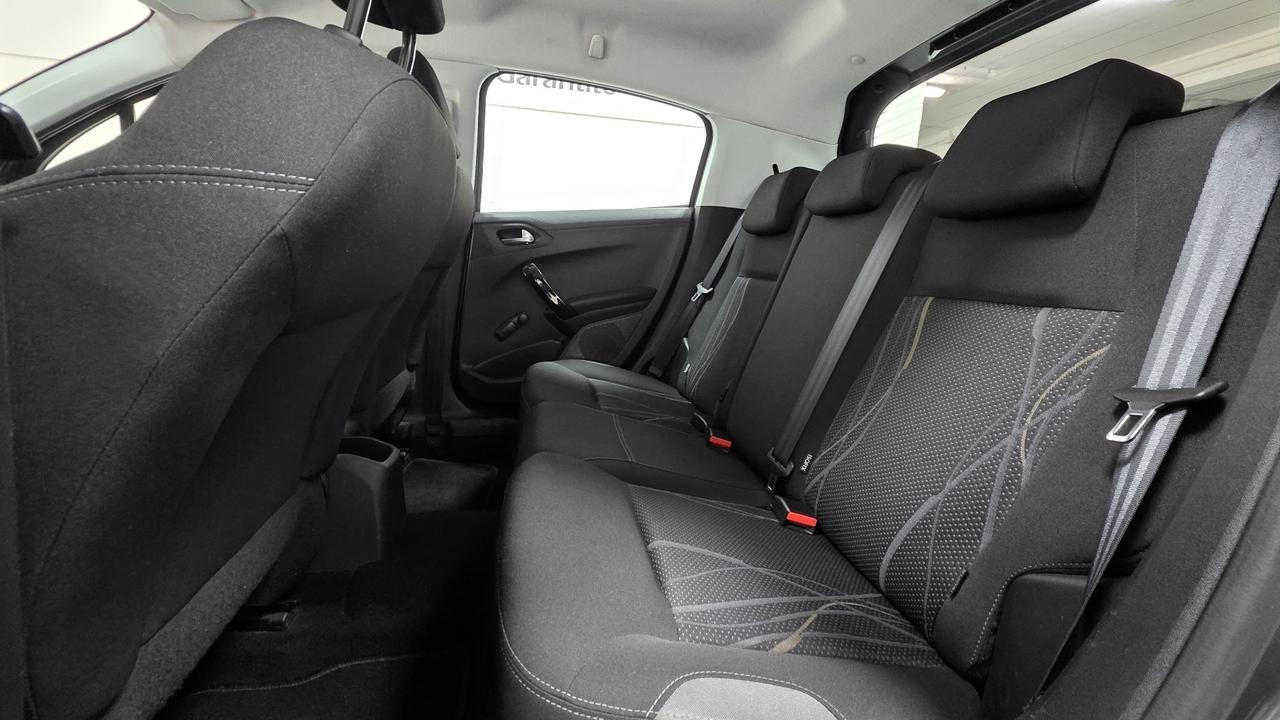 Peugeot 208 1.4 HDi 68 CV 5 porte Allure 07/2014 Neopatentati Euro 5B