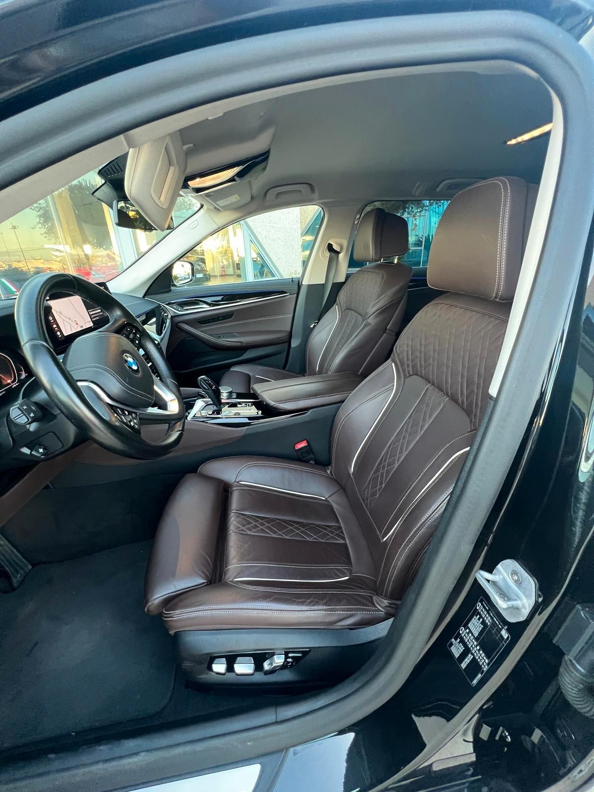 Bmw 530d 48V Touring Luxury possibilità noleggio no scoring