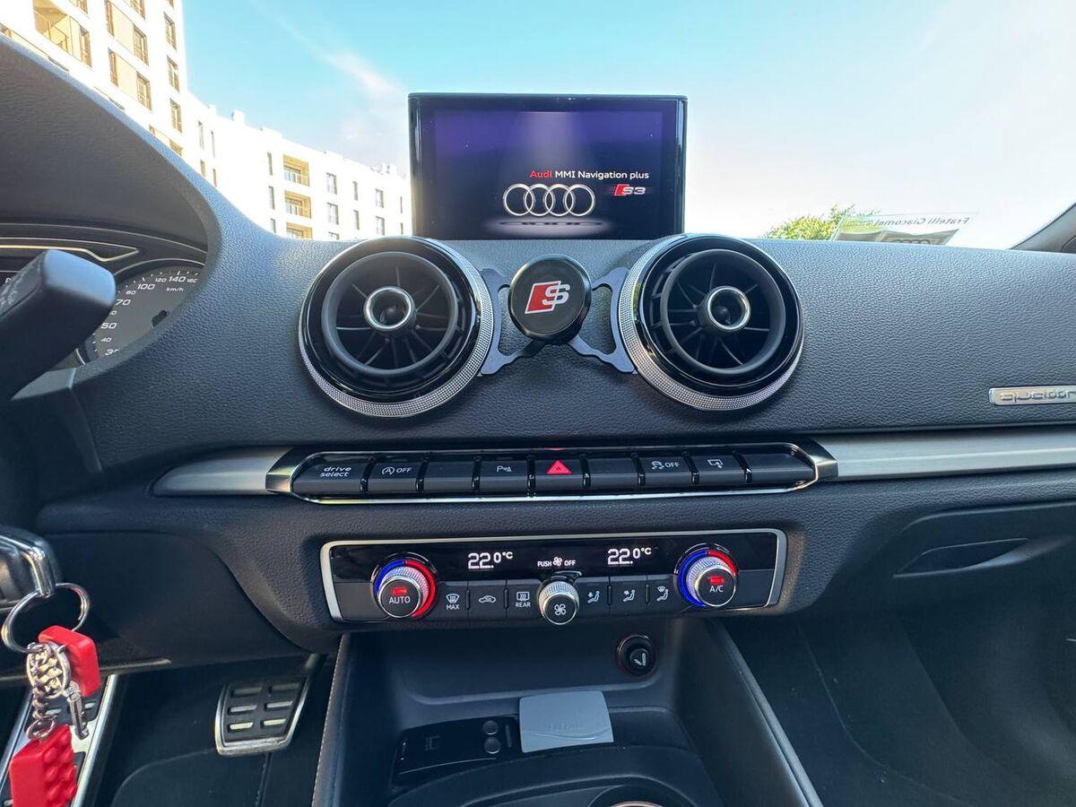 Audi S3 Sportback S3 2.0 tfsi quattro s-tronic