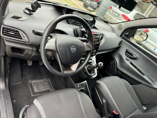 LANCIA Ypsilon 1.2 69 CV 5 porte Silver