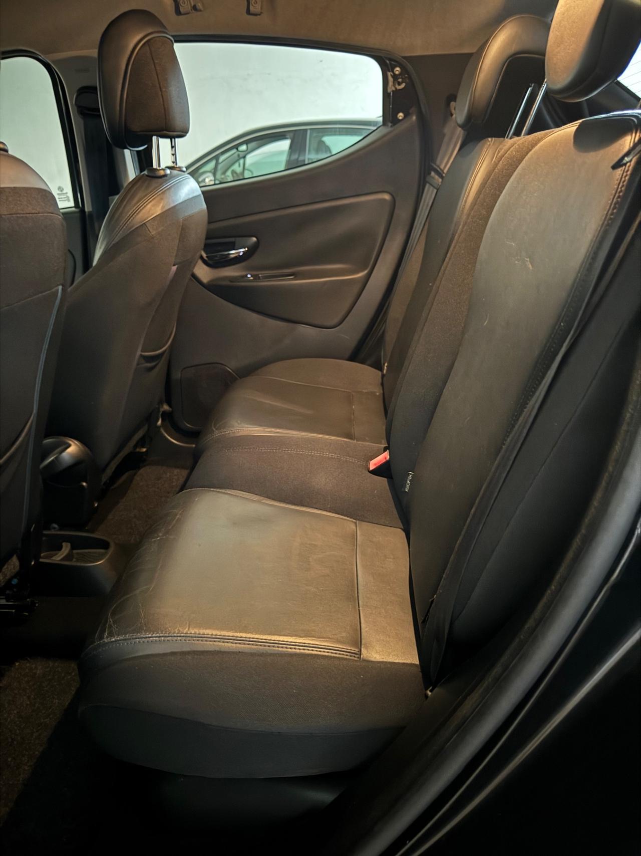 Lancia Ypsilon 1.2 69 CV 5 porte S&S Platinum