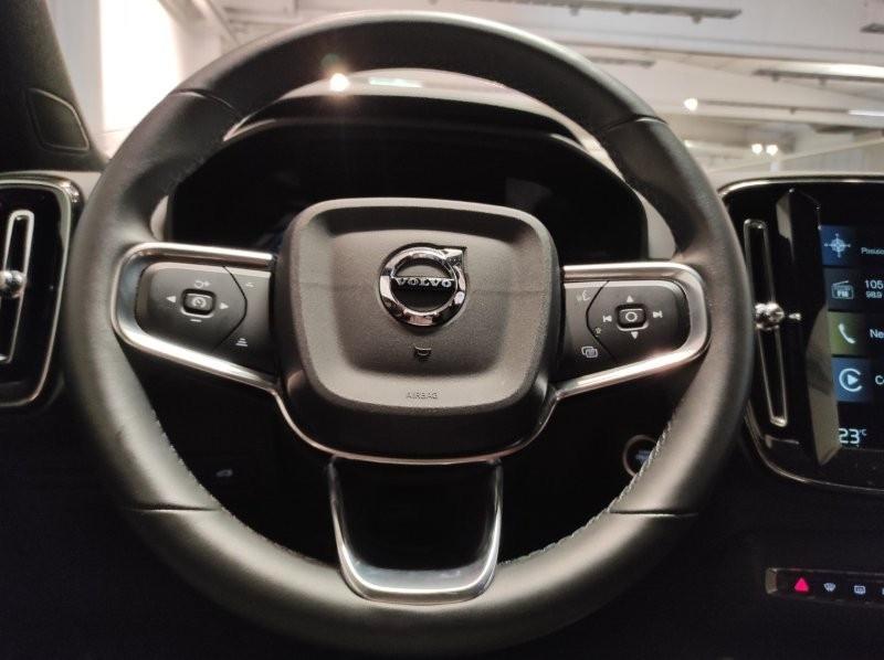 VOLVO XC40 (2017-->) - XC40 T2 Core