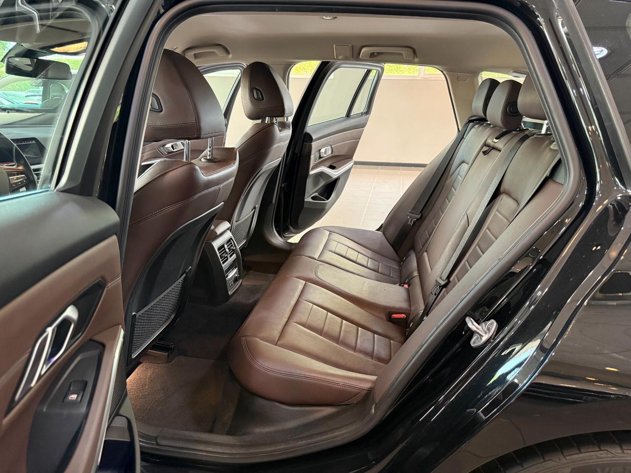 Bmw 320 320d Touring Luxury auto FULL!!