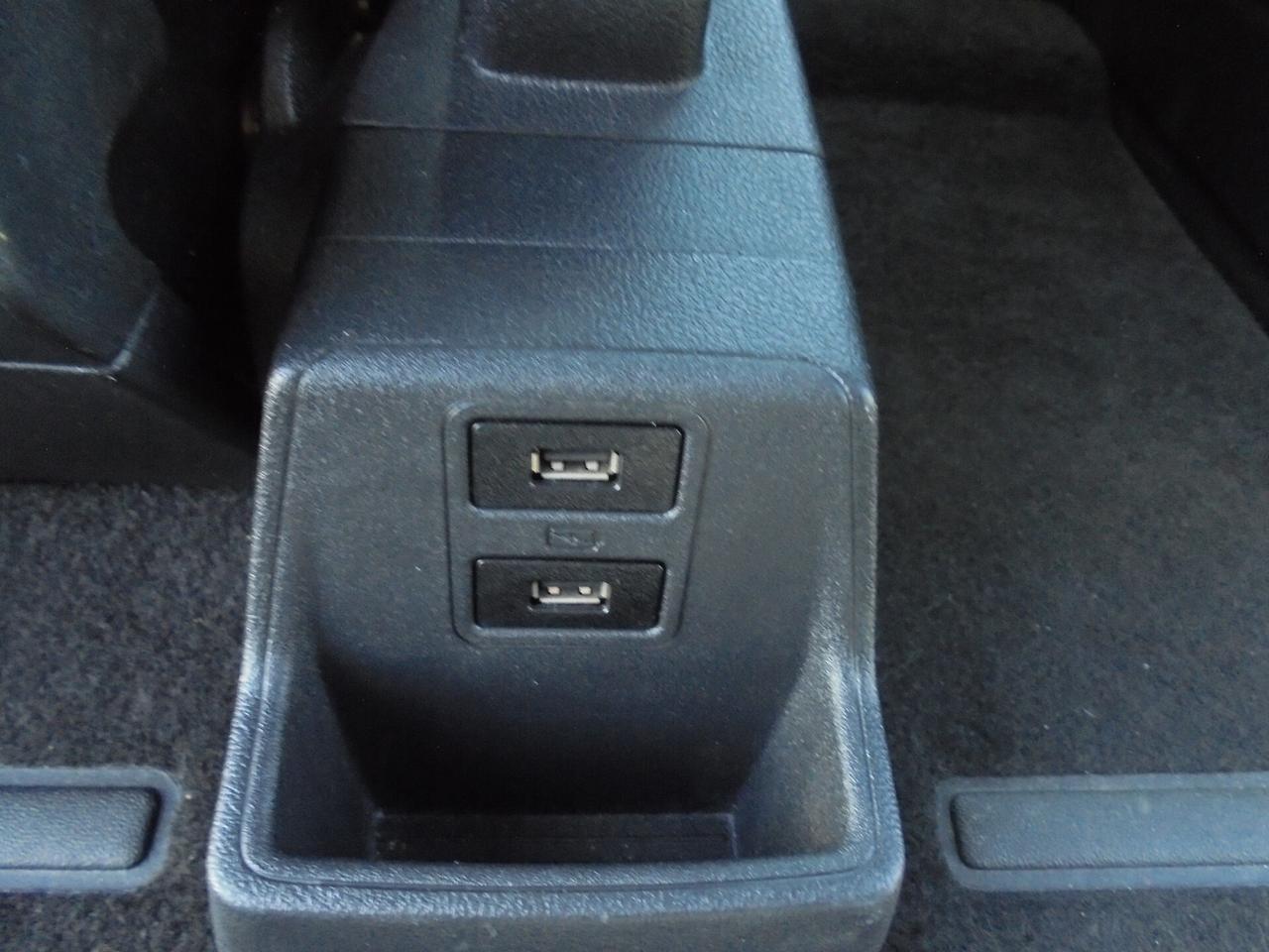 Ford Tourneo Custom 320 2.0 TDCi 130CV MHEV PC Titanium