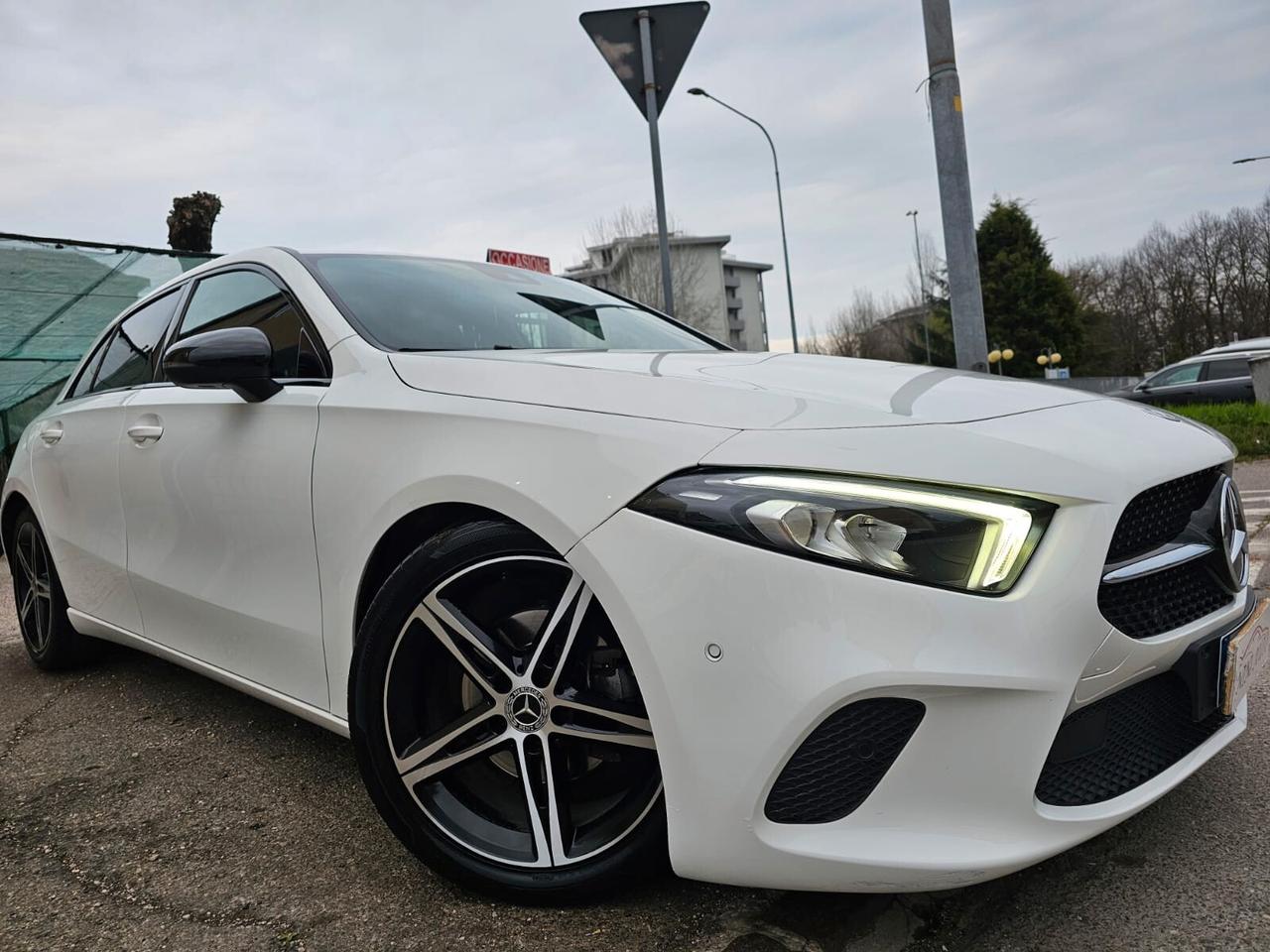 Mercedes-benz A 180d 115cv Sport*Aut*Pelle*Navi*Bi-Xeno*18*Euro6