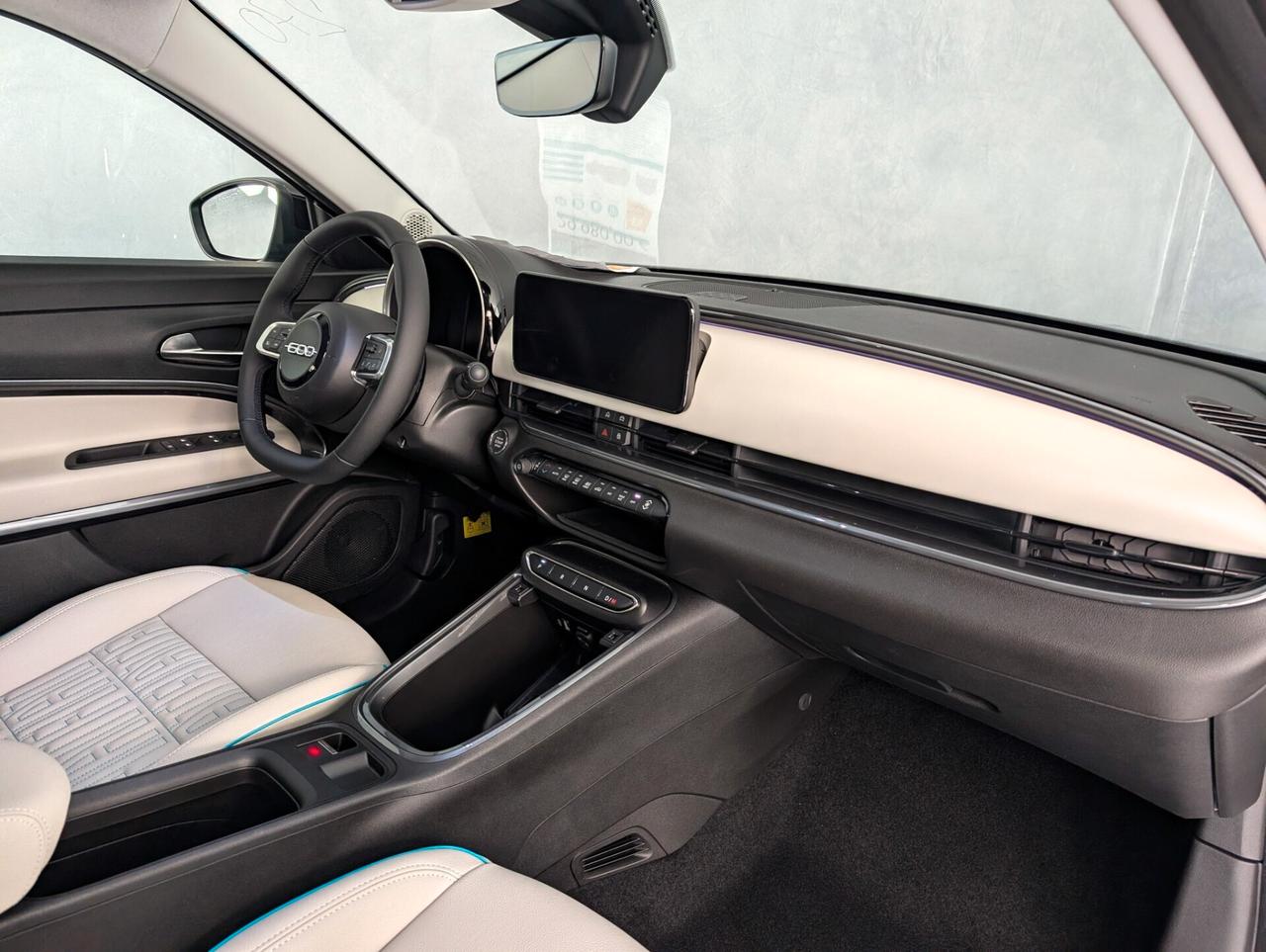 FIAT 600 HYBRID 100 CV DCT MHEV LA PRIMA KM0
