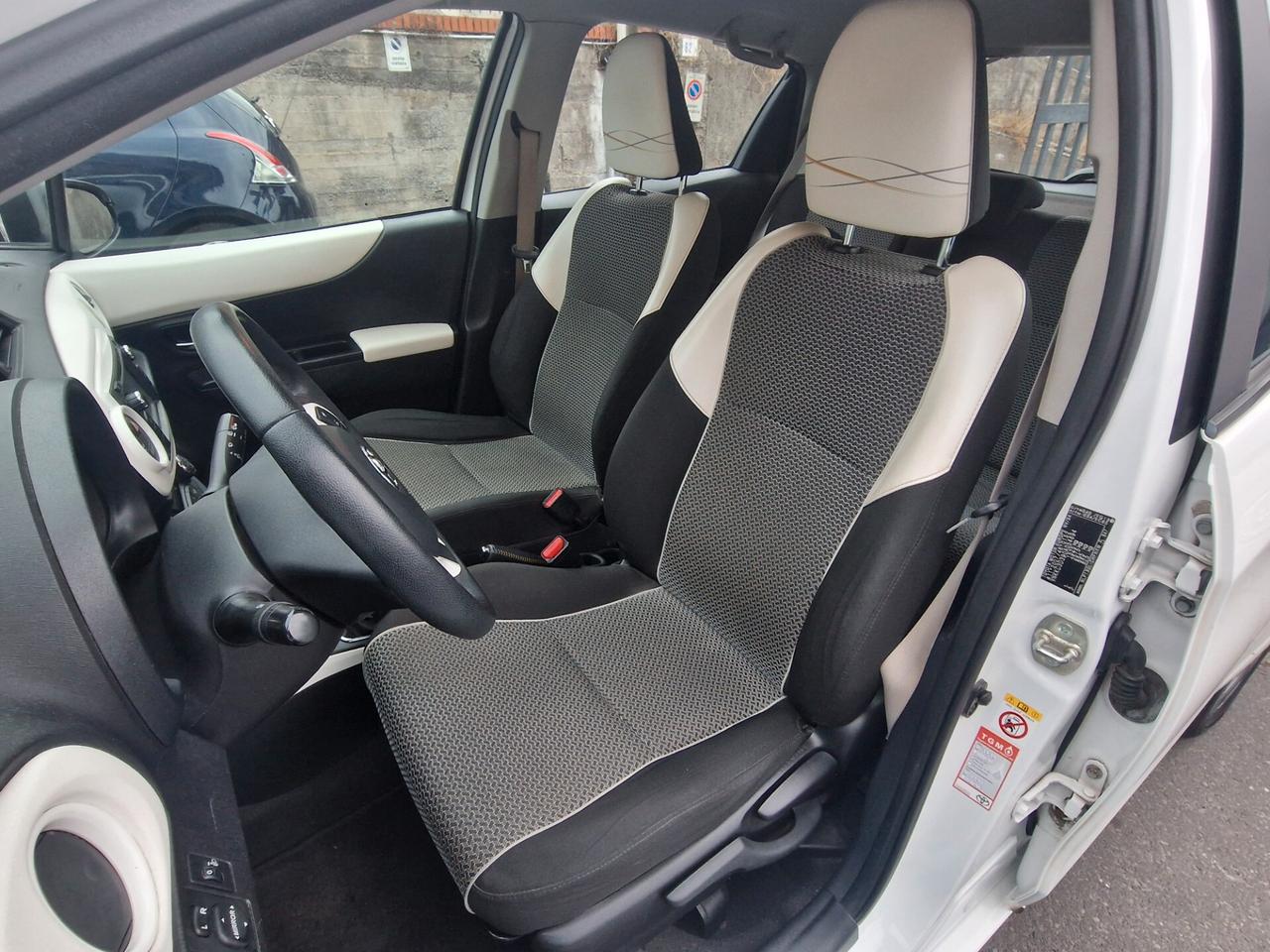 Toyota Yaris 1.4 D-4D 5 porte Lounge