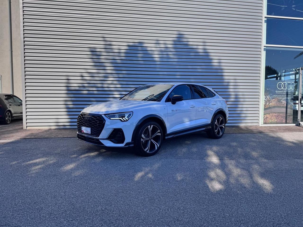 AUDI Q3 SPORTBACK 35 TFSI S-TRONIC IDENTITY BLACK