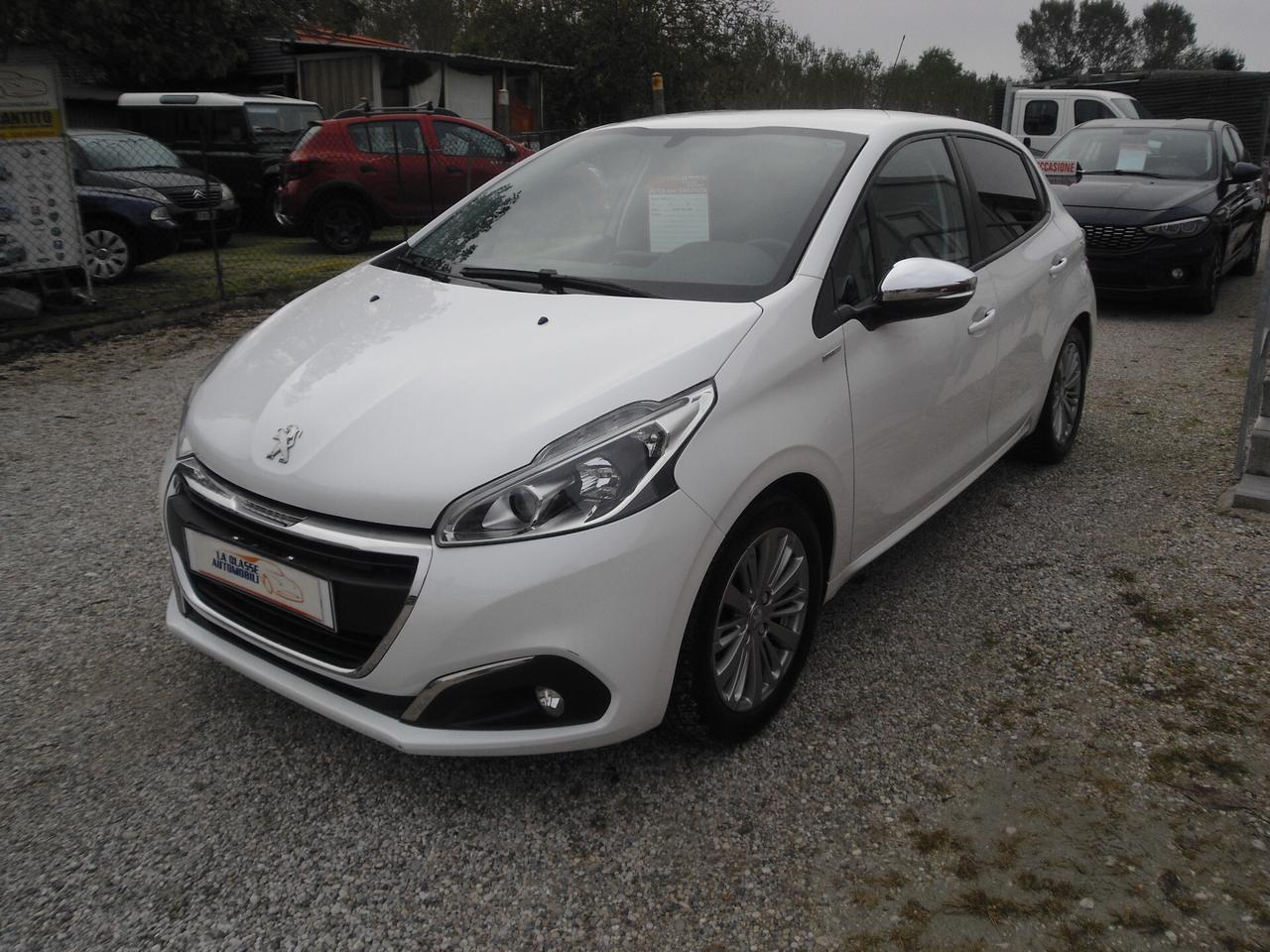 Peugeot 208 PureTech 82 5 porte Style neopatentati