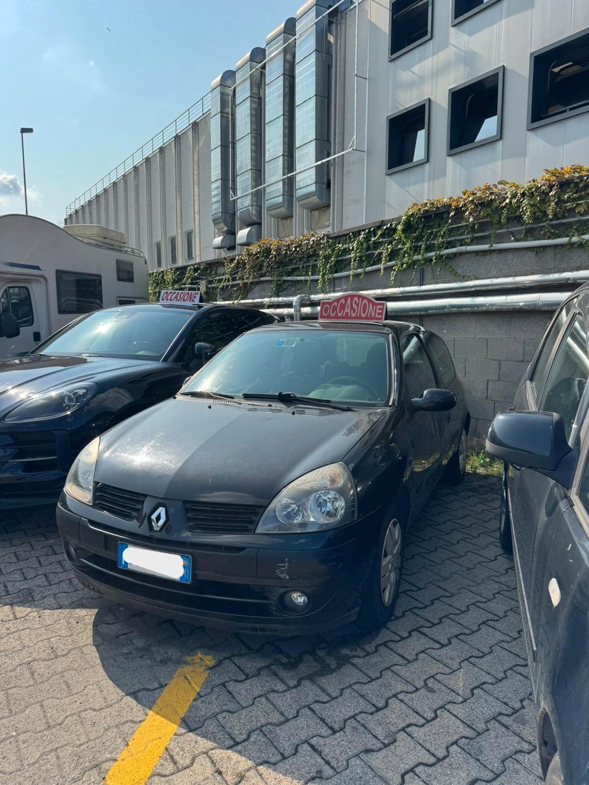 RENAULT CLIO NEOPATENTATI