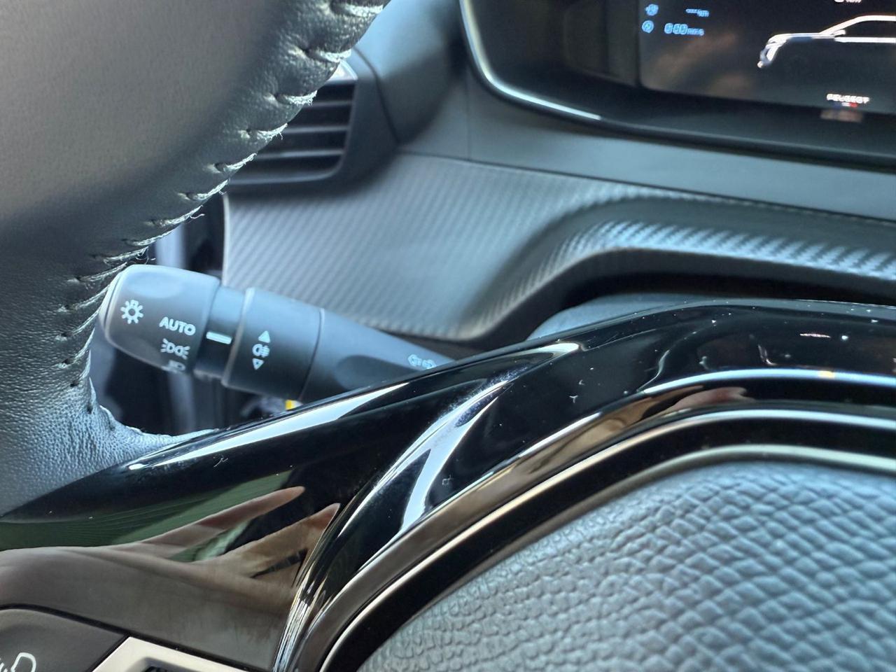 PEUGEOT 2008 PureTech 100 S&S Allure