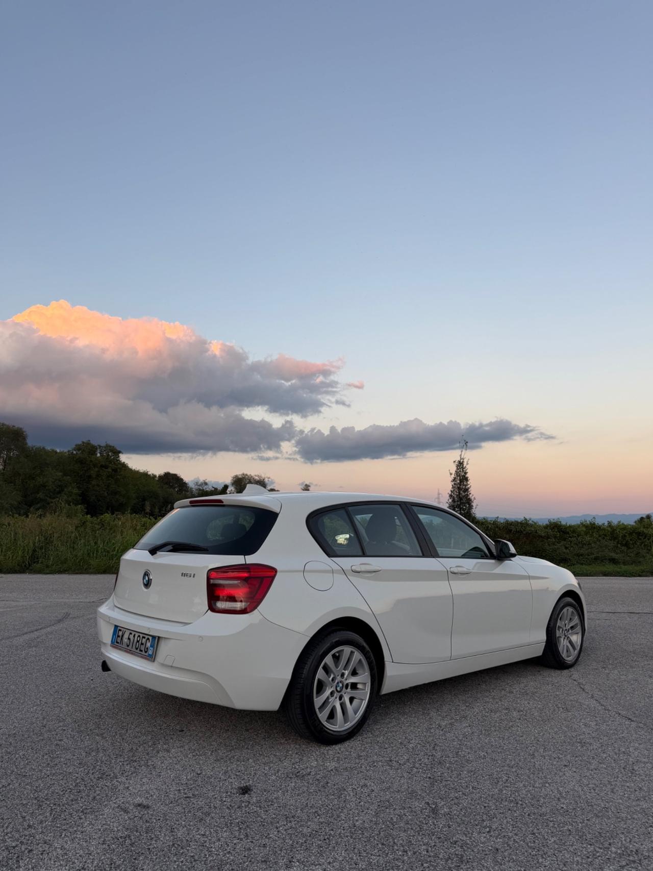 Bmw 116 116i 5p. Urban