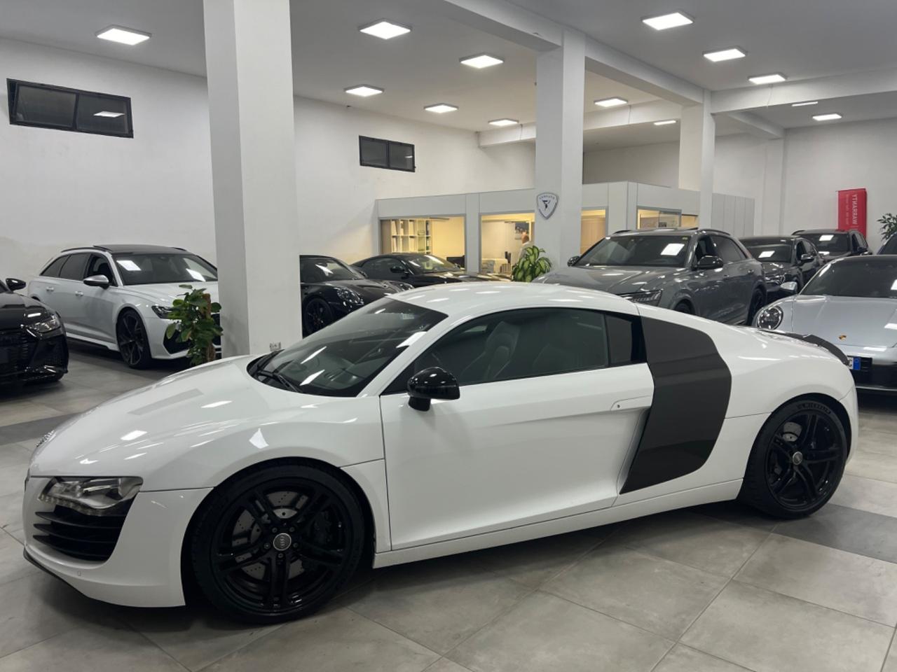 Audi R8 4.2 V8 FSI quattro R tronic - anno 2008 - prezzo €52.900