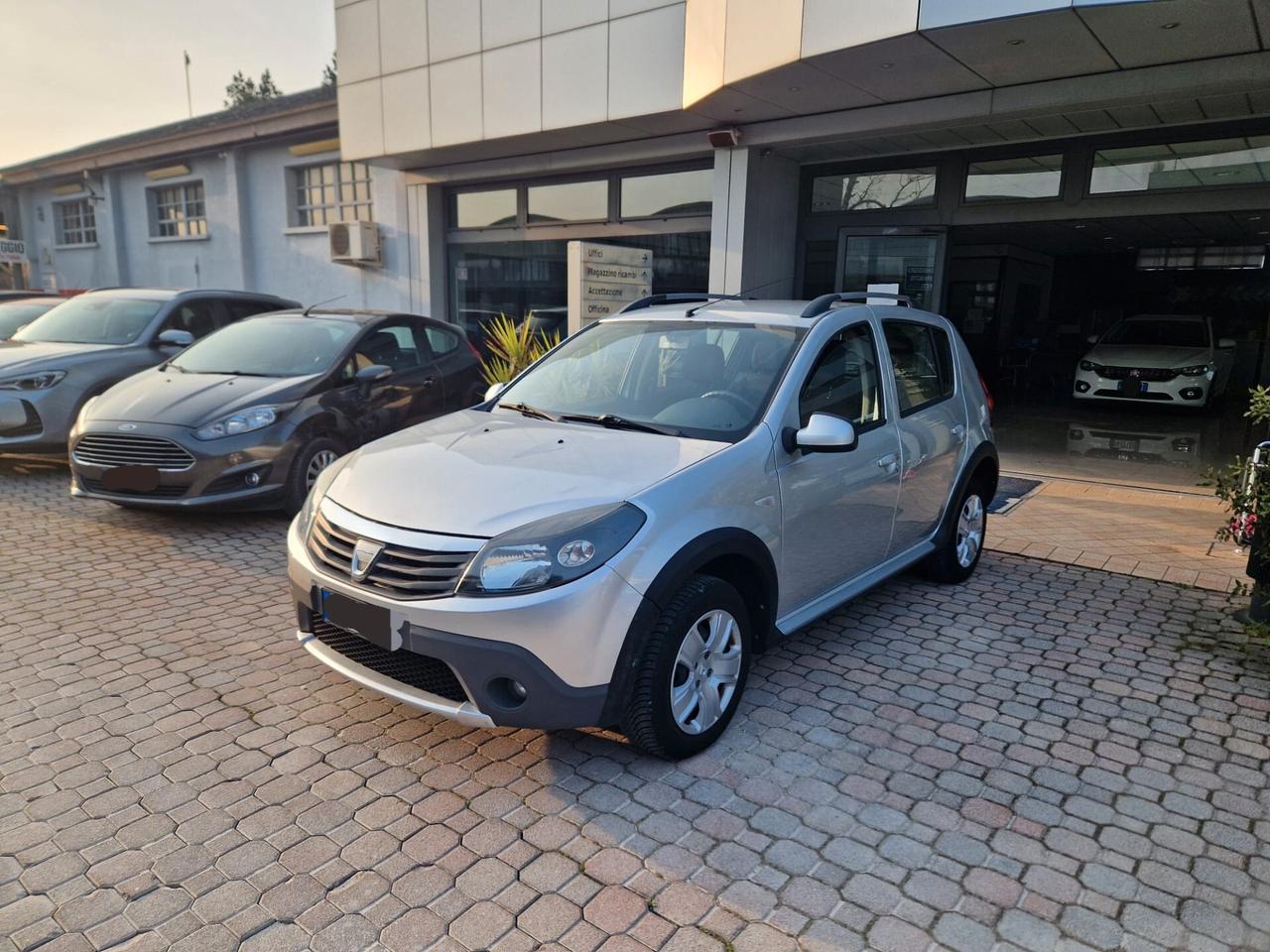 Dacia Sandero 1.2 16V Lauréate OK NEO PATENTATI