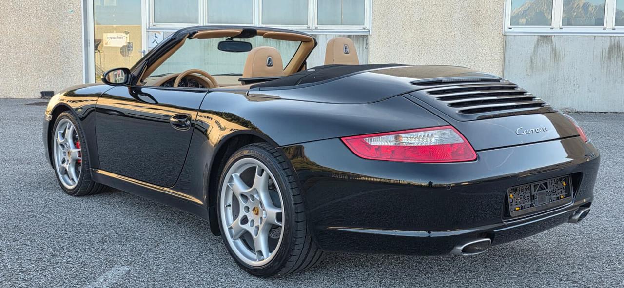 Porsche 911 Carrera Cabriolet