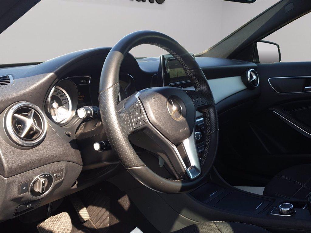 MERCEDES Gla 200 d (cdi) sport auto del 2015