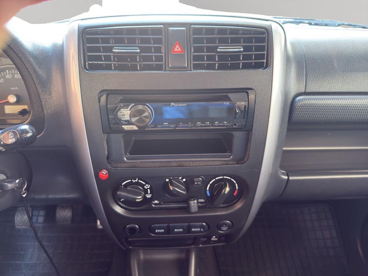 SUZUKI - JIMNY - 1.3i 16V 4WD 85CV JLX