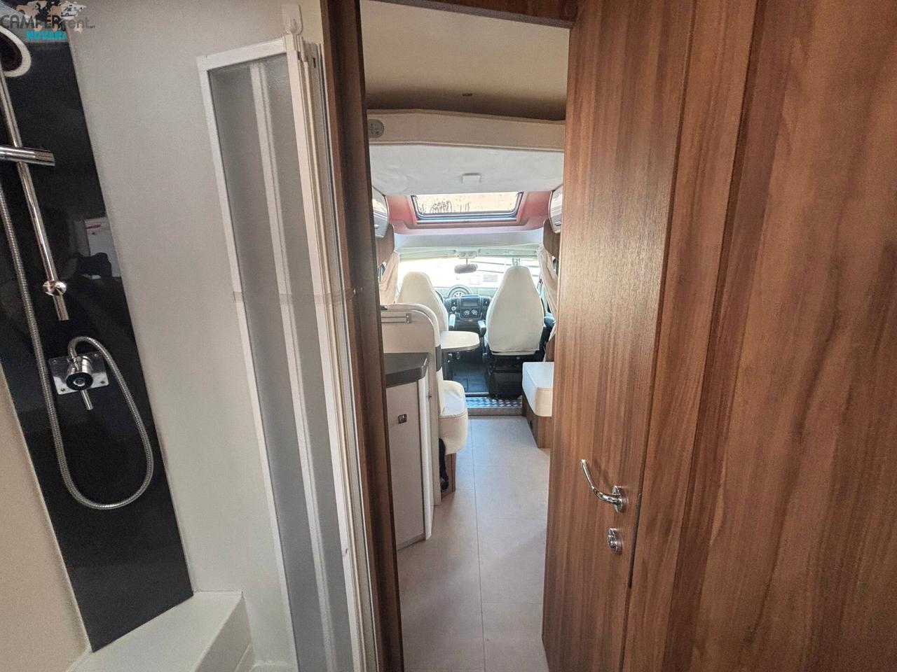 CI MAGIS 65 XT - Semintegrale con letto nautico ad altezza variabile ed ampio garage
