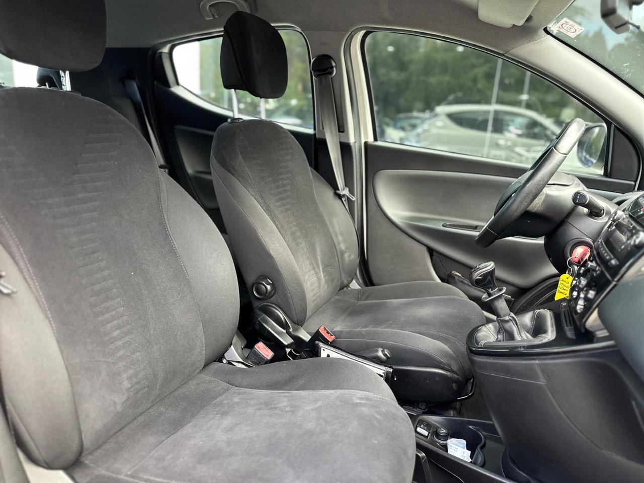 Lancia Ypsilon 0.9 TwinAir 85 CV 5 porte Metano Ecochic Elle