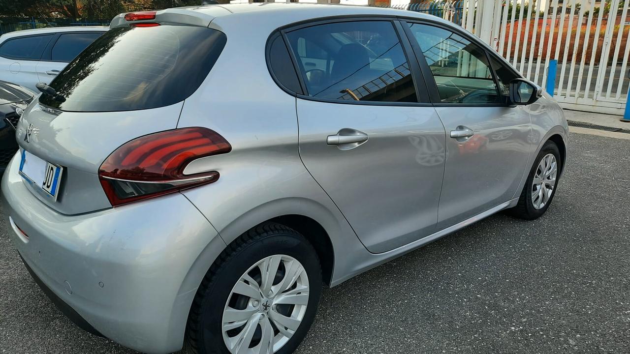 Peugeot 208 BlueHDi 75 5 porte Allure